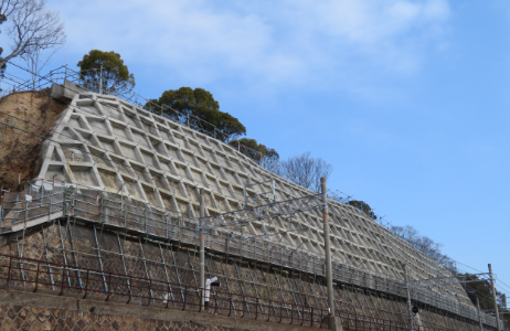 須磨浦公園駅西方法面防護工事